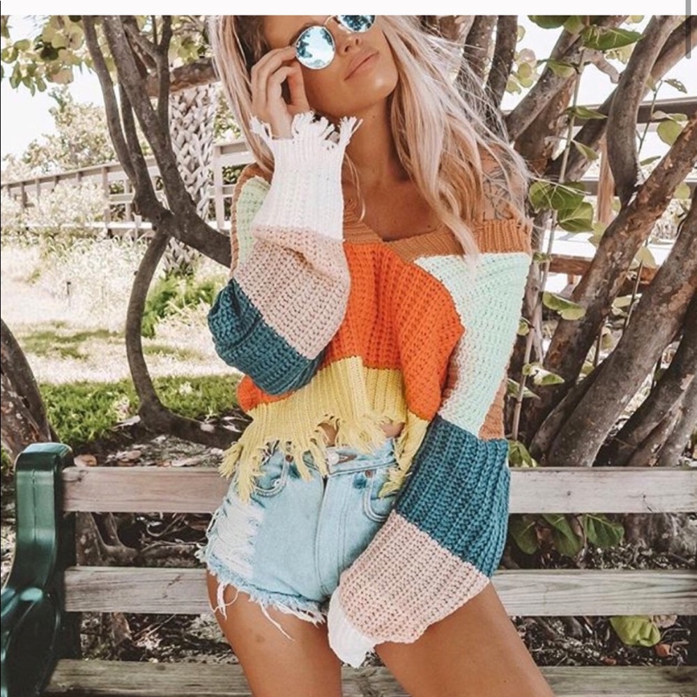 Colorblock Distressed Sweater - Picture 2 of 11